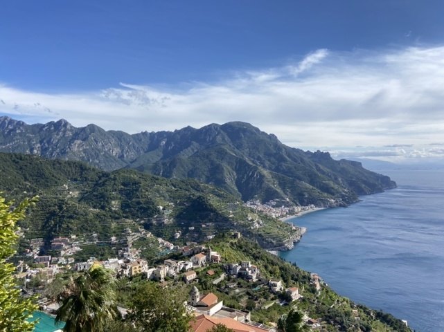 Ravello-Mairoi-vallée Tramonti-le Vésuve