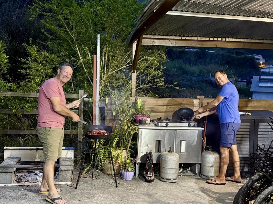 Un au BBQ l’autre à la gaziniere