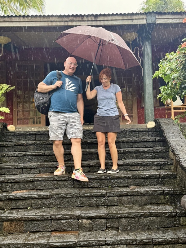 arrivée dans notre éco lodge, pluie