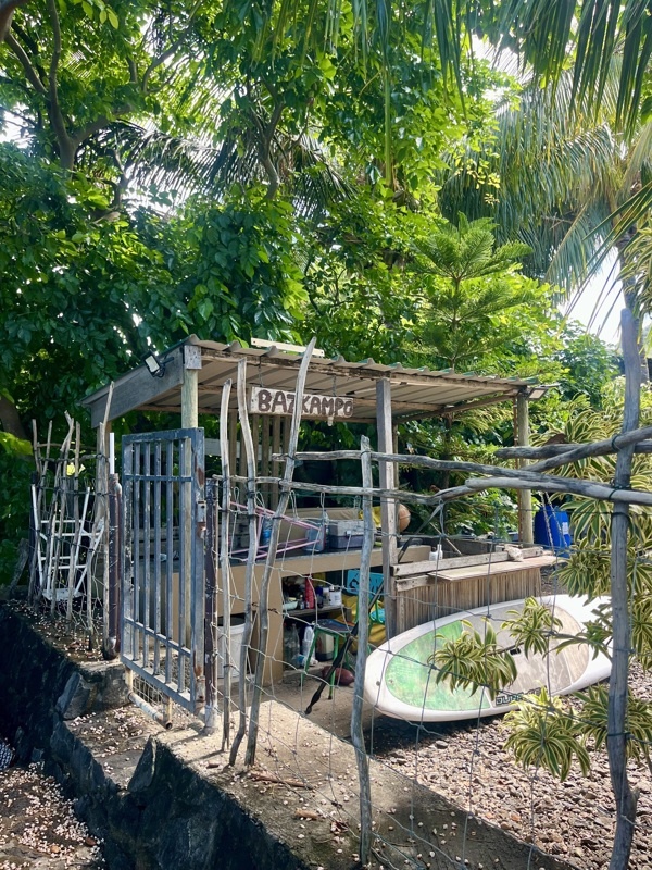 La kaz des amis , chez lui