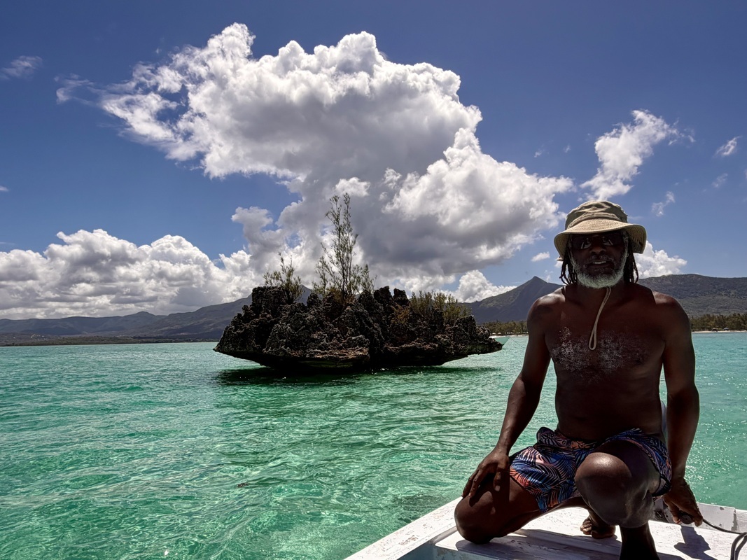 Fier le Michael, il a raison il vit ici dans son paradis 