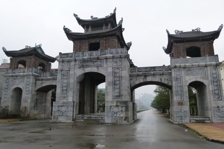 Baie d'Halong terrestre